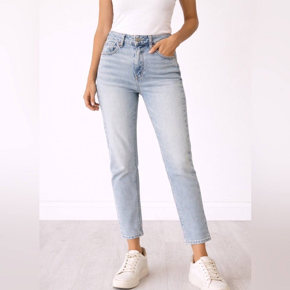 American Eagle Outfitters Light Blue High-Rise Jeans